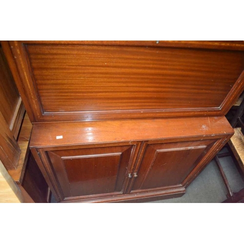 168 - A mahogany Edwardian inlaid & crossbanded cupboard