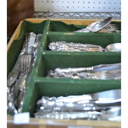 45 - A canteen of quality cutlery