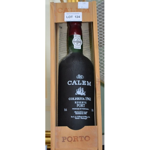 124 - Calem Colheita 1961 Reserve Port, 75cl bottle in wooden presentation box