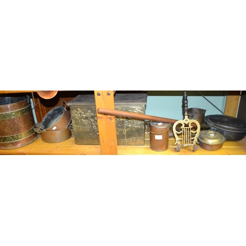 20 - Selection of domestic copper and brasswares