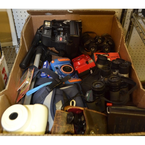 237 - A box of assorted cameras & binoculars