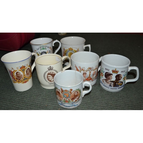 47 - Selection of commemorative mugs