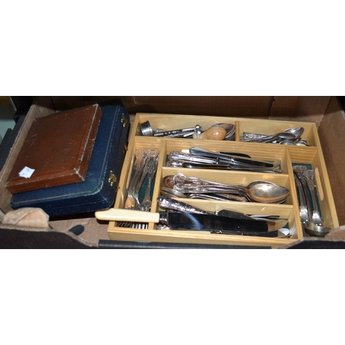 131 - A box of plated cutlery mostly Kings pattern, together with a silver plated cased set of fish knives... 