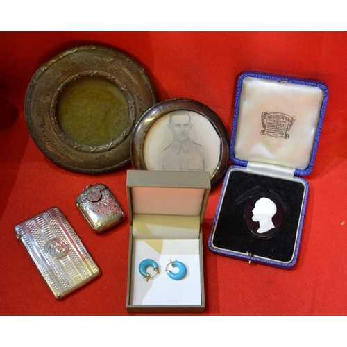 241 - A stamp case, silver vesta, etc