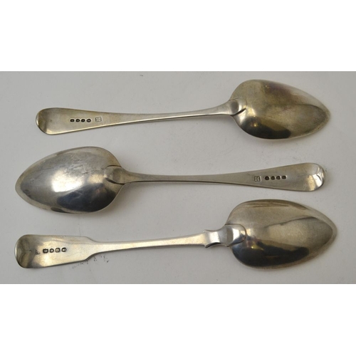 118 - Thomas Wallis & Jonathan Hayne, a pair of silver table spoons, old English design, London 1813, toge... 