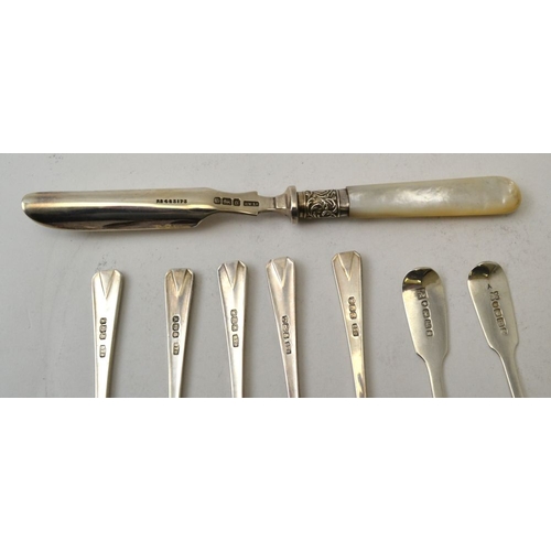 119 - James & Josiah Williams, two silver fiddle pattern condiment spoons, Exeter 1854 & 1855, together wi... 