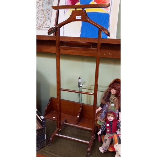 199 - A vintage wooden gentlemen's valet stand