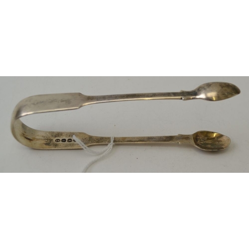 42 - A pair of George IV silver sugar tongs, London 1824, weight: 34g