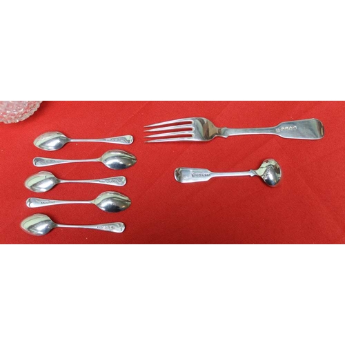 153 - A Silver fiddle pattern dessert fork, London 1836, together with five silver coffee spoons and vario... 