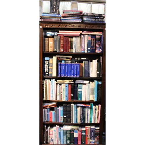 17 - Large Quantity of modern reference and other non-fiction books 5 shelves