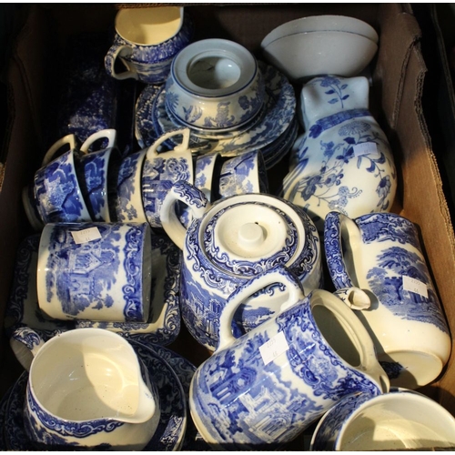 43 - A tray box containing a selection of vintage blue and white china