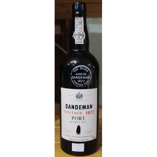 113 - Sandeman Vintage Port 1977 Silver Jubilee (1)