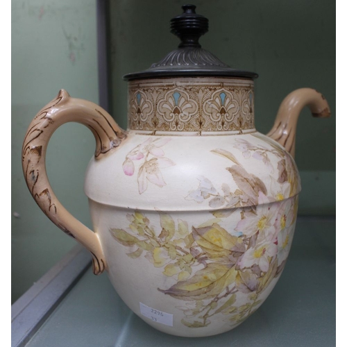 147 - A Victorian Royal Doulton 