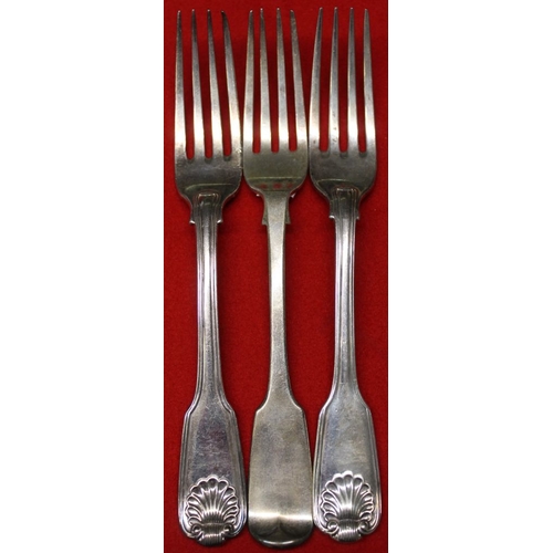 16 - Three hallmarked silver dinner forks, combined weight 264g