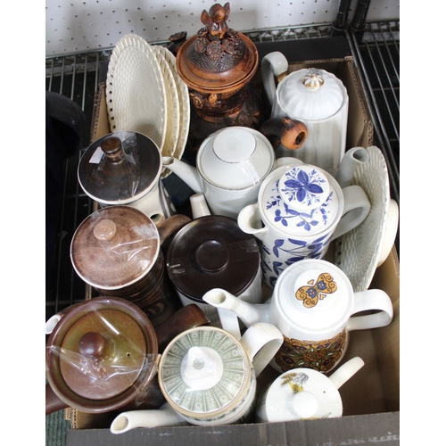 238 - A quantity of mid-century coffee pots, includes Rye, Midwinter, Thomas, Queensberry etc and some cre... 