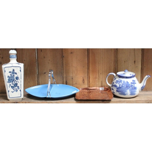 58 - An Oriental inspired teapot, stopped vessel, biscuit plate with handle & small brass tray