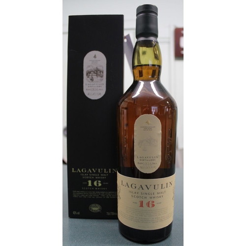 67 - A Lagavulin Islay single malt Scotch Whisky, 16 years, boxed