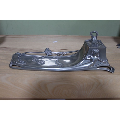 48 - A WMF Metall Warenfabrik Art Nouveau pewter inkwell & pen stand, with reclining lady embossed decora... 