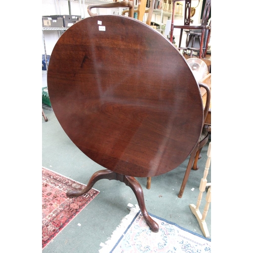 41 - A 19th century mahogany tilt top circular table