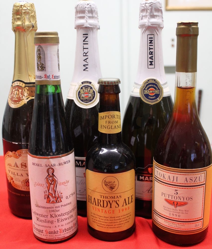 Martini & Rossi Asti, 1 bottle Martini Asti, 1 bottle Asti Villa Veroni