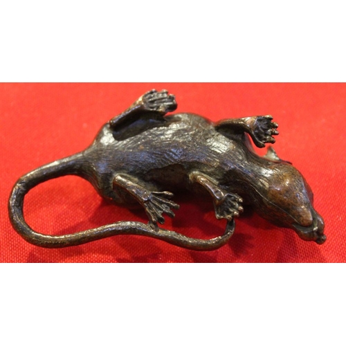 1 - A cast bronze figure of a rat, 8.5cm long