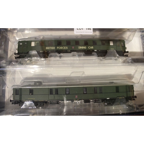 146 - Bachmann - British forces in Germany  Baggage and Dining car combination rolling stock set - L350041