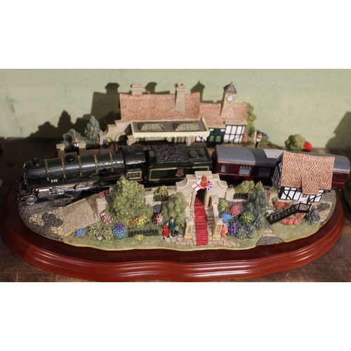 243 - Lilliput Lane - The Royal Train at Sandringham Code L2517