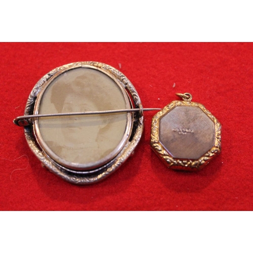 41 - A rolled gold pendant locket & a pinchbeck framed, double sided photograph frame brooch, containing ... 