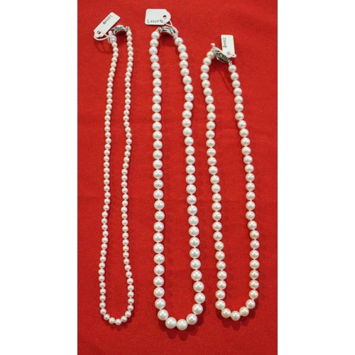 15 - Three fresh water cultured pearl necklaces with silver clasps (3)