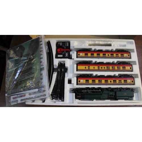 278 - A Hornby 00 electric train set in original box