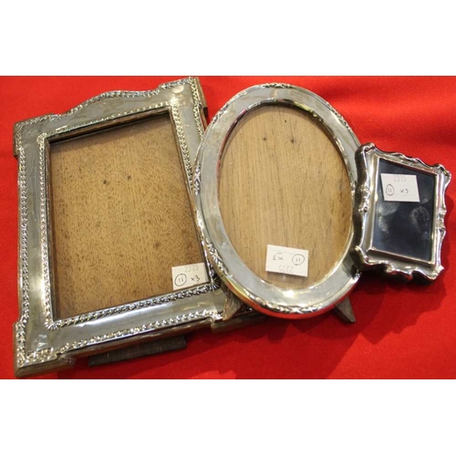 5 - Three silver mounted photograph frames, the largest will display an image 13cm x 9cm (3)