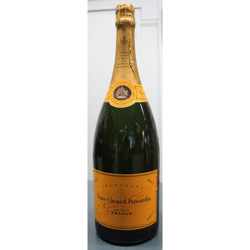 14 - A magnum of Veuve Clicquot Ponsardin Brut