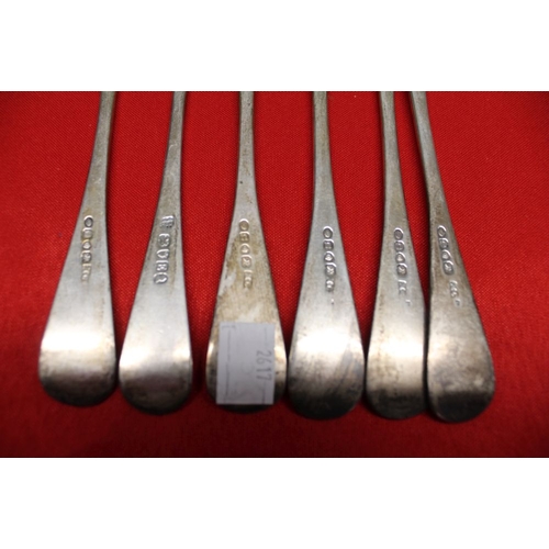 306 - Six Hanoverian design silver table forks, (5) London 1834 and (1) London 1800, combined weight 374g ... 