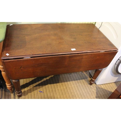 357 - A small mahogany drop leaf Pembroke dining table