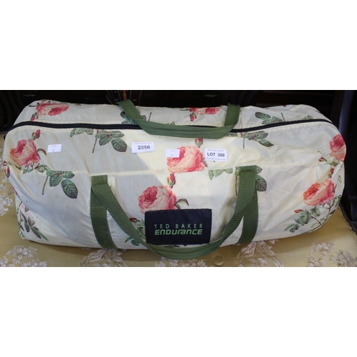 300 - A Ted Baker tent in floral carry bag