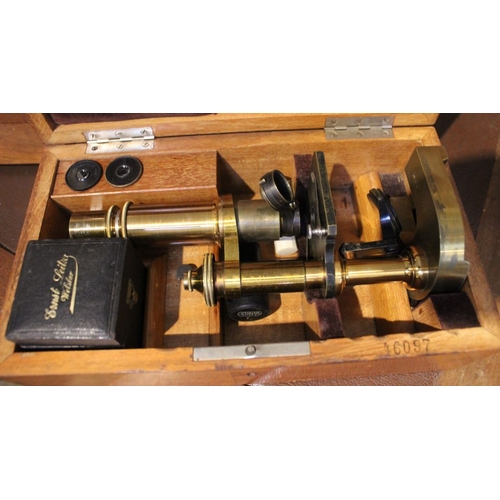 41 - E Leitz Wetzlar microscope, cased - Frazer box