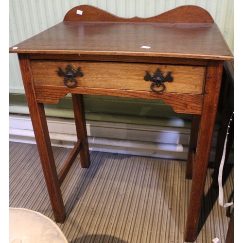 87 - An oak single drawer hall table/side unit