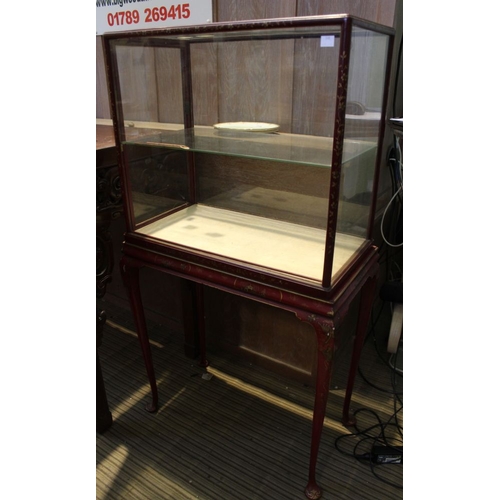 190 - A pair of Oriental inspired glass display cabinets