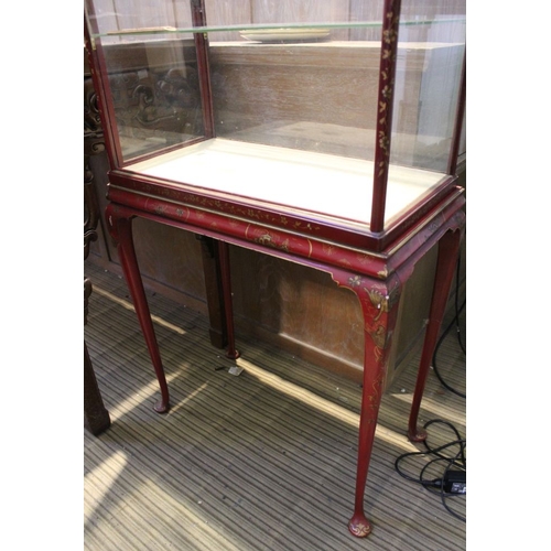 190 - A pair of Oriental inspired glass display cabinets