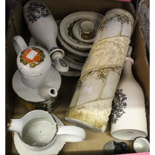 389 - A selection of Mid Winter china and other ceramic items