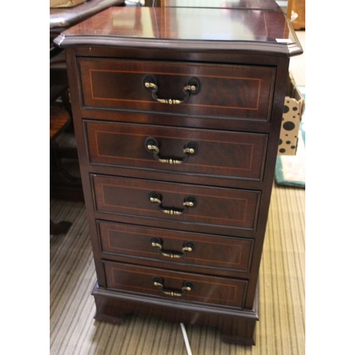 171 - A reproduction, mahogany veneer chest of five drawers, with brass handles, on bracket feet, 41.5cm w... 