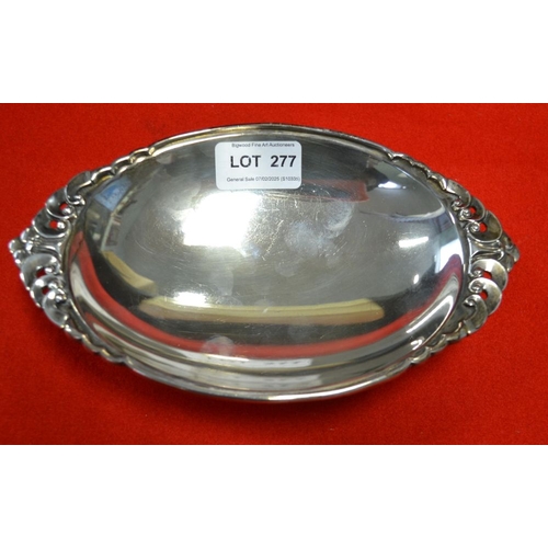 277 - A silver bon-bon dish, Sheffield 1958, 20.5cm, 264g