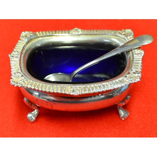 279 - A Georgian design three piece silver condiment set, comprising pepper pot, salt (with blue glass lin... 