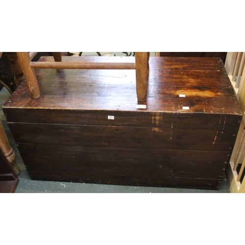 308 - An oak blanket box with lift top lid