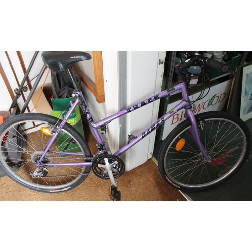 370 - A Dawes One Track ladies bicycle