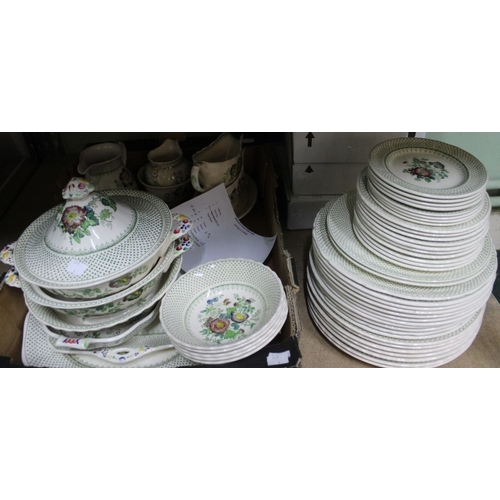 388 - A large selection of Paynsley Green pattern Masons Ironstone china (content list in photographs)