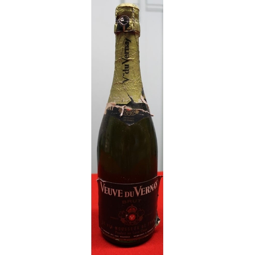 76 - Moet & Chandon Champagne (boxed) 1 bottle
 Veuve du Vernay Sparkling, 1 bottle 
 (2 bottles total in... 