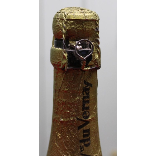 76 - Moet & Chandon Champagne (boxed) 1 bottle
 Veuve du Vernay Sparkling, 1 bottle 
 (2 bottles total in... 