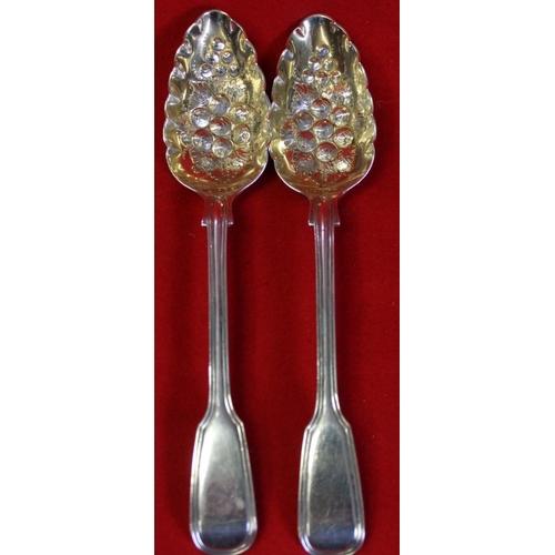 16 - Mary Chawner, a pair of silver berry spoons, fiddle pattern handles, gilded bowl, London 1839, weigh... 