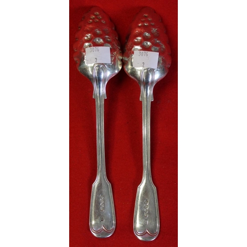 16 - Mary Chawner, a pair of silver berry spoons, fiddle pattern handles, gilded bowl, London 1839, weigh... 